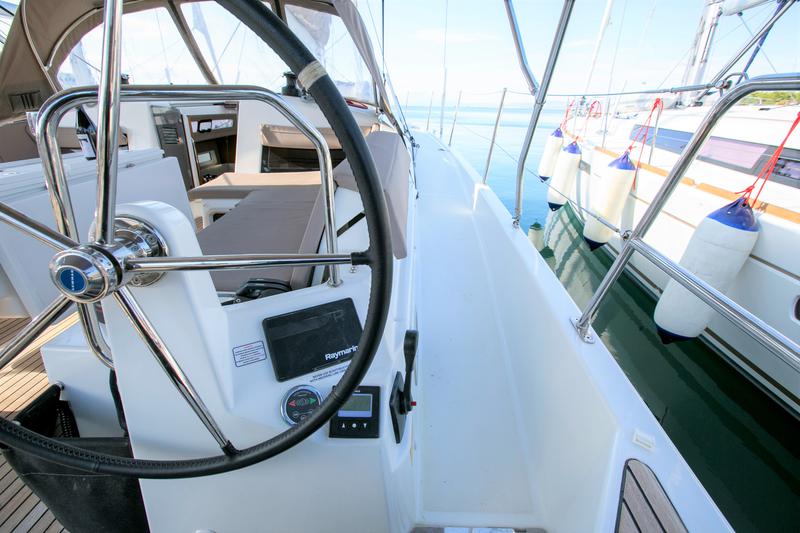 Book yachts online - sailboat - Sun Odyssey 440 - SOD440 - rent