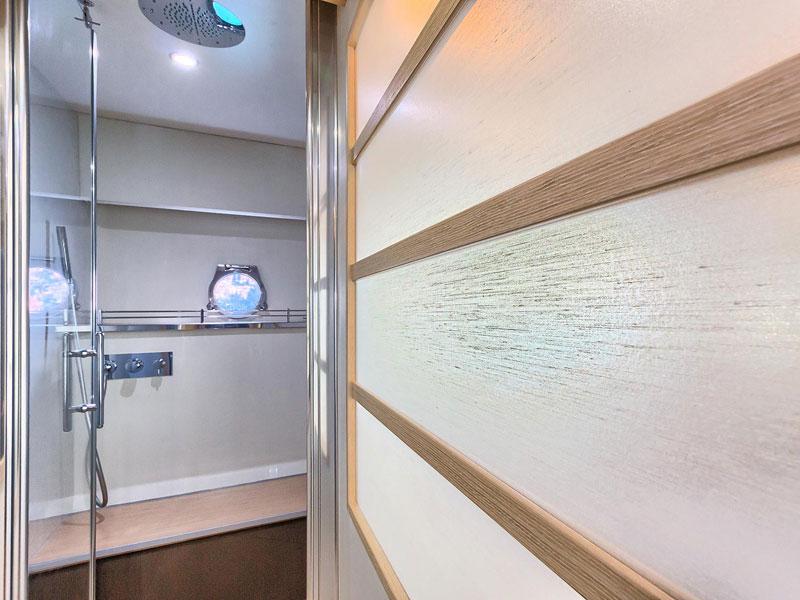 Book yachts online - motorboat - Ferretti 620 - Kimon - rent