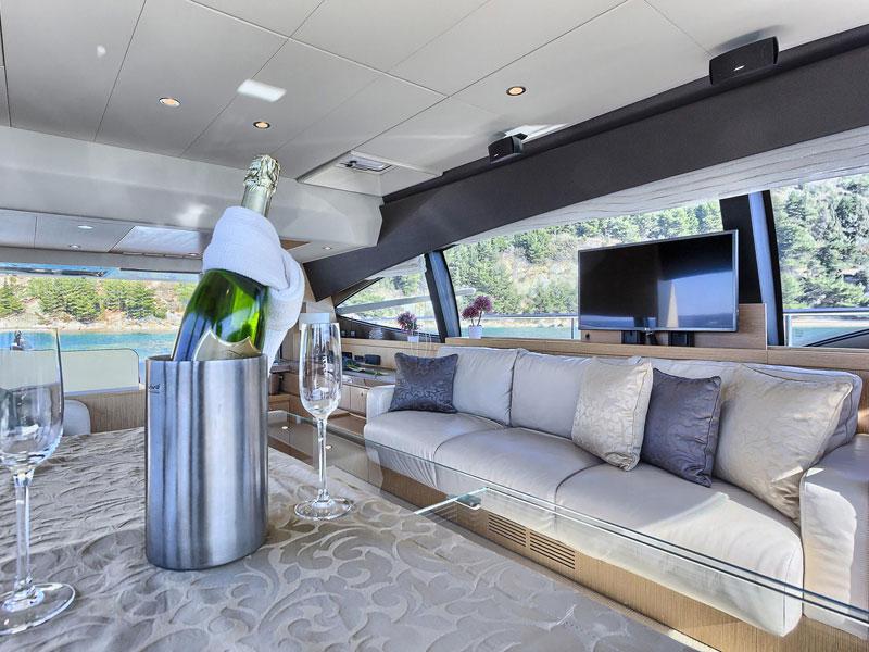 Book yachts online - motorboat - Ferretti 620 - Kimon - rent