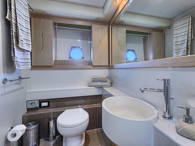 Book yachts online - motorboat - Ferretti 620 - Kimon - rent