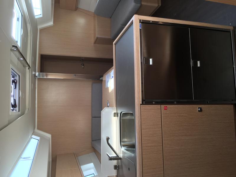 Book yachts online - sailboat - Bavaria C45 - Red Horizon - rent