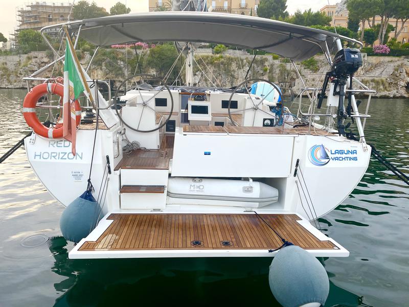 Book yachts online - sailboat - Bavaria C45 - Red Horizon - rent
