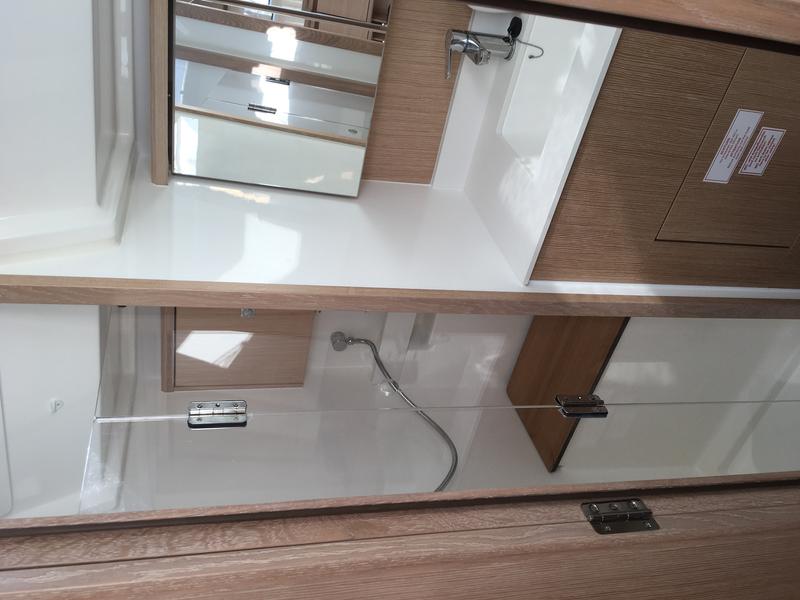 Book yachts online - sailboat - Bavaria C45 - Red Horizon - rent
