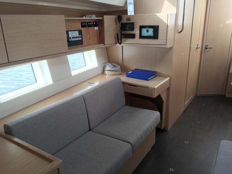 Book yachts online - sailboat - Bavaria C45 - Red Horizon - rent