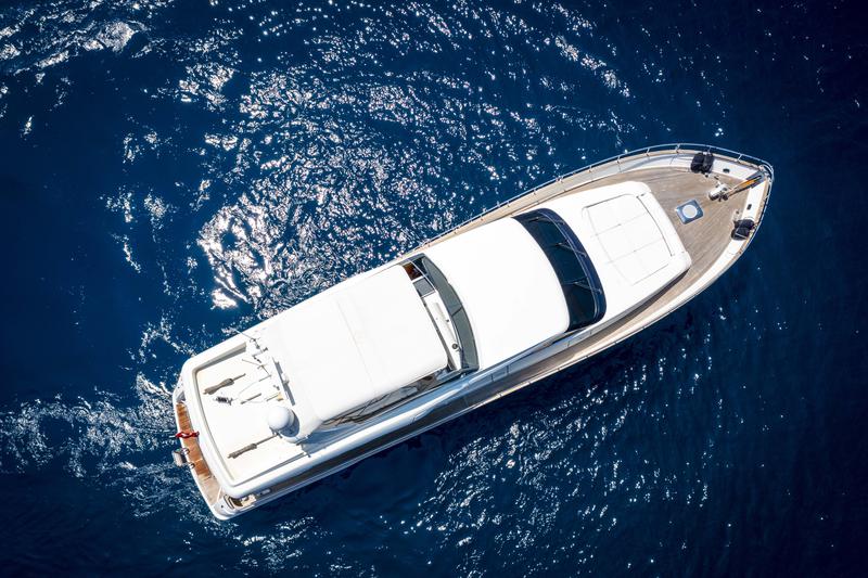 Book yachts online - motorboat - San Lorenzo 72 - Barbarossa Moratti - rent
