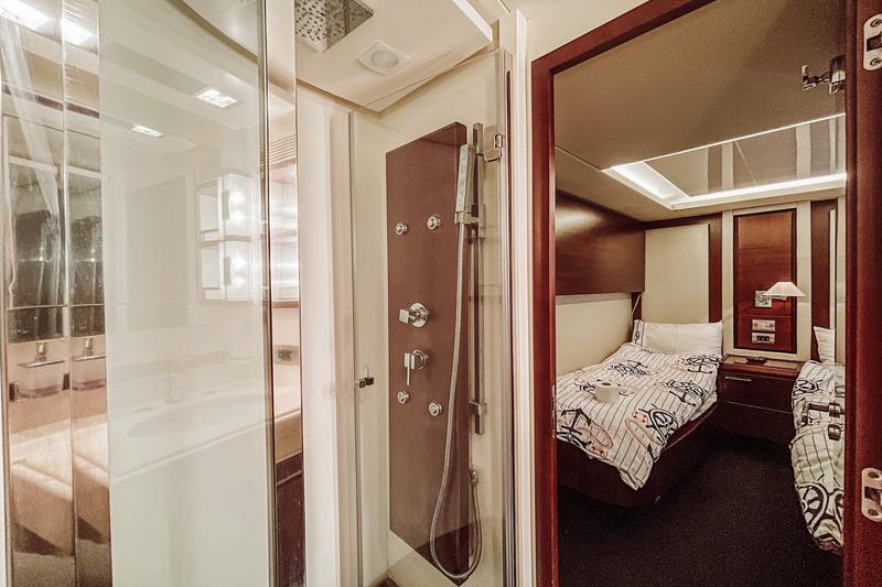 Book yachts online - motorboat - Azimut 75 Fly - Boreas - rent