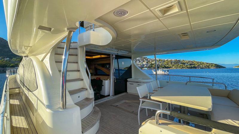 Book yachts online - motorboat - Azimut 75 Fly - Boreas - rent