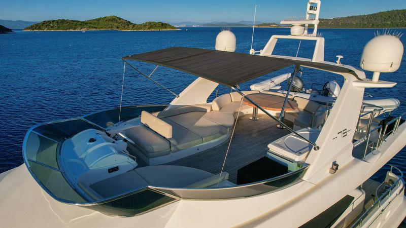 Book yachts online - motorboat - Azimut 75 Fly - Boreas - rent