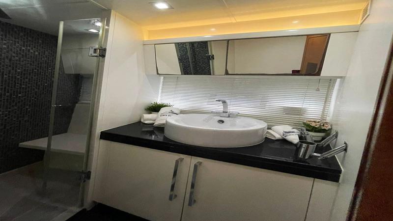 Book yachts online - motorboat - Galeon 640 Fly - Melissa My Angel - rent