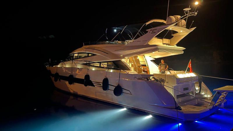 Book yachts online - motorboat - Galeon 640 Fly - Melissa My Angel - rent