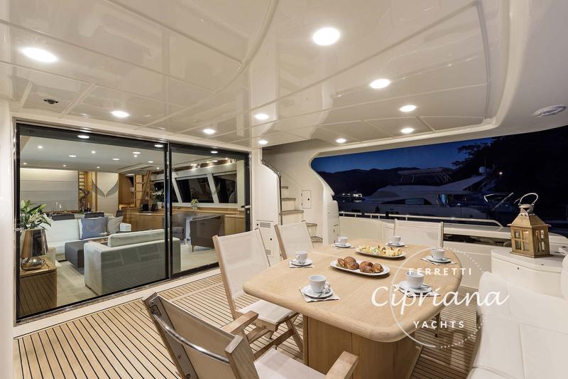 Book yachts online - motorboat - Ferretti 830 - Cipriana - rent