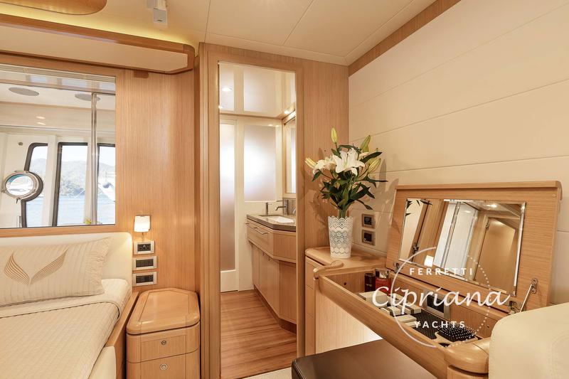 Book yachts online - motorboat - Ferretti 830 - Cipriana - rent