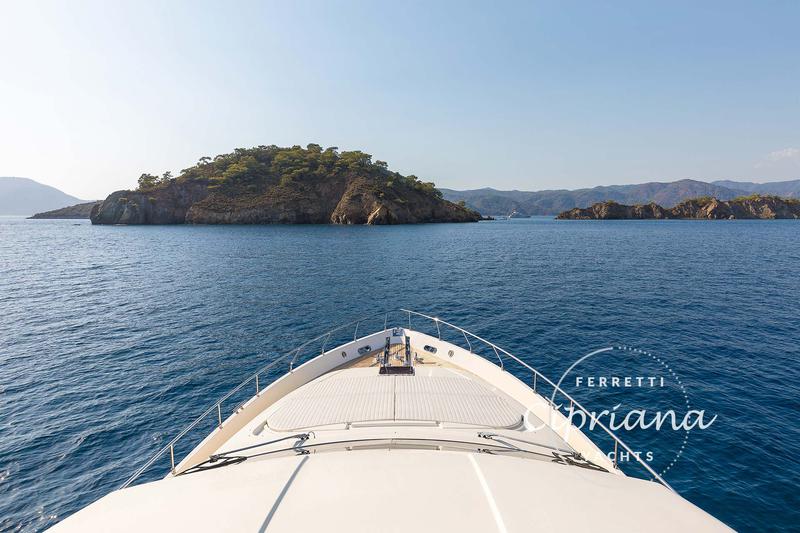 Book yachts online - motorboat - Ferretti 830 - Cipriana - rent