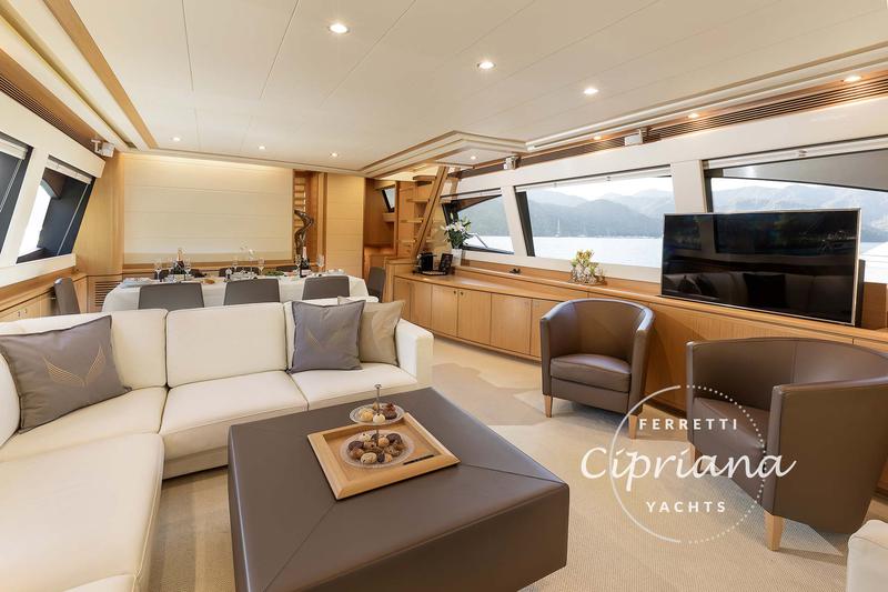 Book yachts online - motorboat - Ferretti 830 - Cipriana - rent