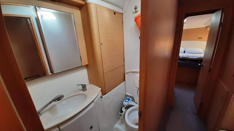 Book yachts online - catamaran - Lagoon 440 - Akik - rent