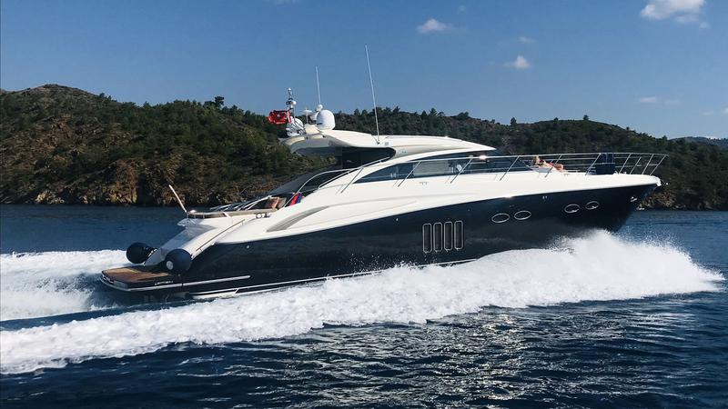 Book yachts online - motorboat - Princess V62 - Dolce Vita - rent
