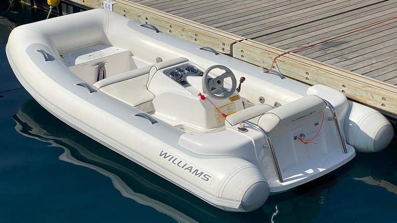 Book yachts online - motorboat - Princess V62 - Dolce Vita - rent