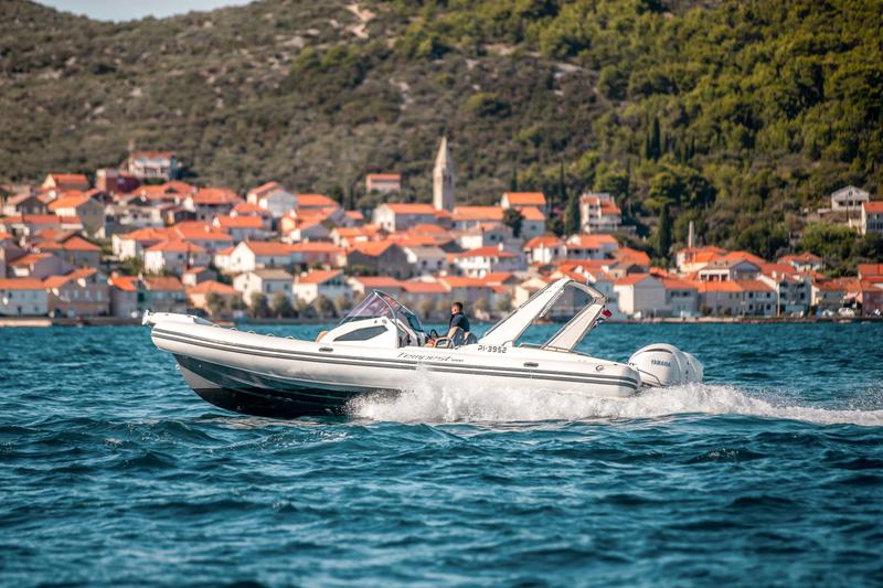 Book yachts online - other - Capelli Tempest 1000 Open - Capelli Tempest 1000 Open (2022) - rent