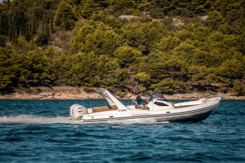 Book yachts online - other - Capelli Tempest 1000 Open - Capelli Tempest 1000 Open (2022) - rent