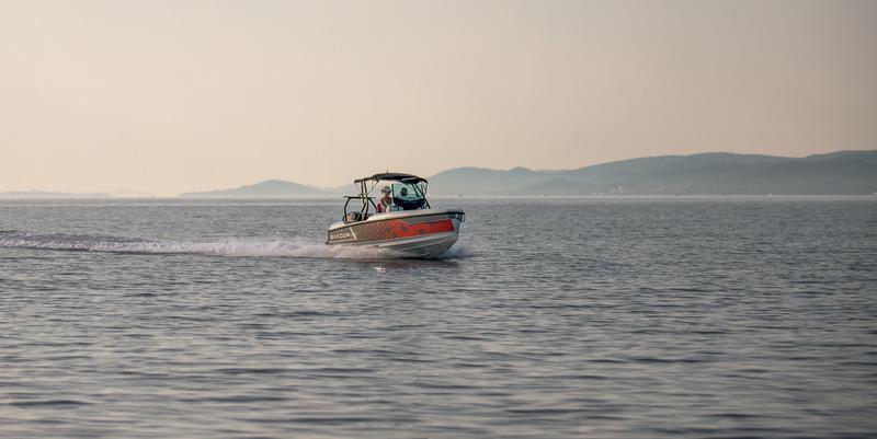 Book yachts online - motorboat - Saxdor 200 Sport - 115 Mercury - Delta - rent
