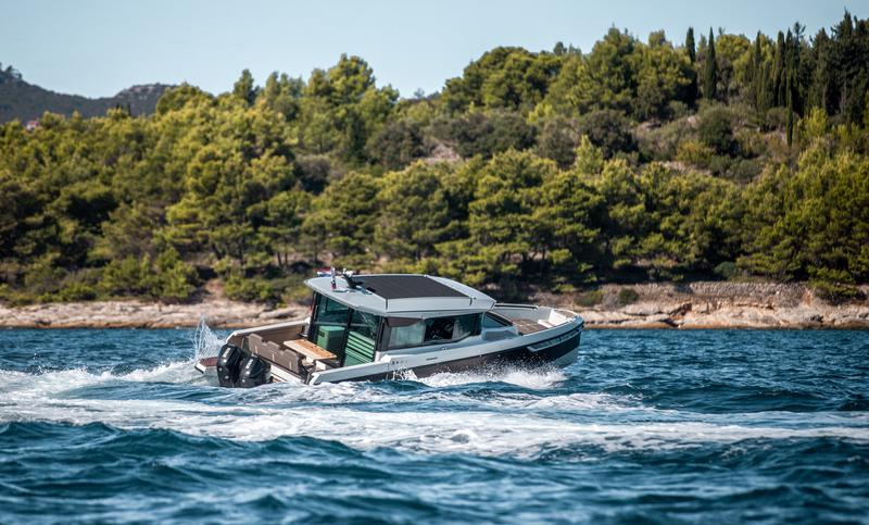 Book yachts online - motorboat - Saxdor 320 GTC - Olivia - rent
