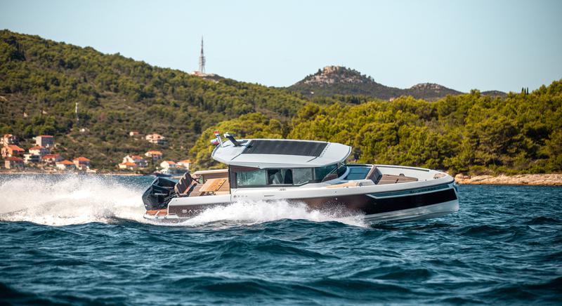 Book yachts online - motorboat - Saxdor 320 GTC - Olivia - rent