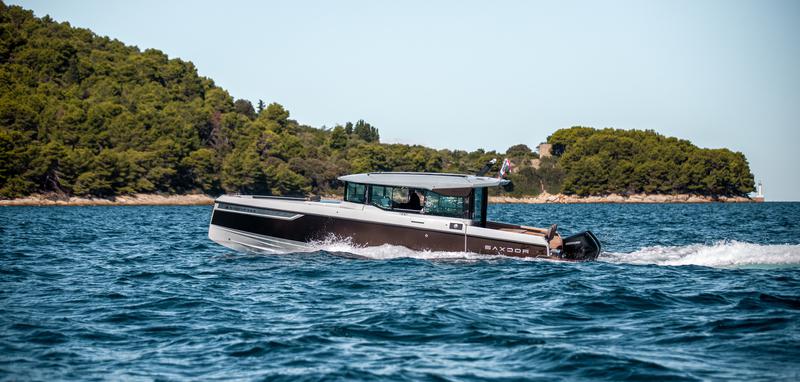 Book yachts online - motorboat - Saxdor 320 GTC - Olivia - rent