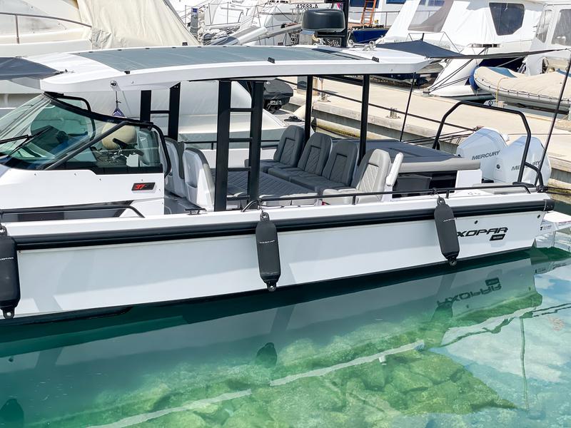 Book yachts online - motorboat - Axopar 37 Sun Top - Malisol - rent