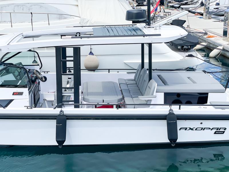 Book yachts online - motorboat - Axopar 37 Sun Top - Malisol - rent