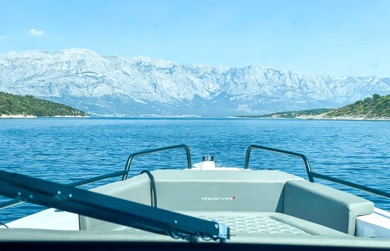 Book yachts online - motorboat - Axopar 37 Sun Top - Malisol - rent