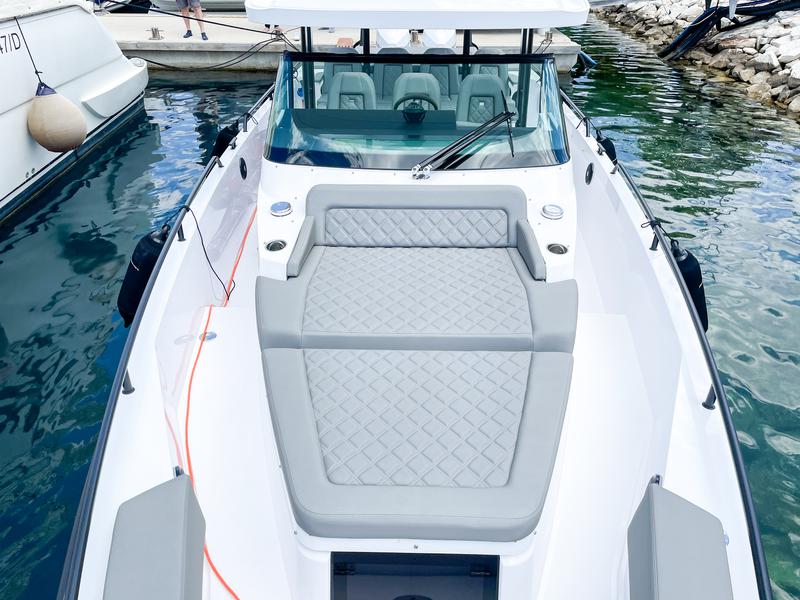 Book yachts online - motorboat - Axopar 37 Sun Top - Malisol - rent