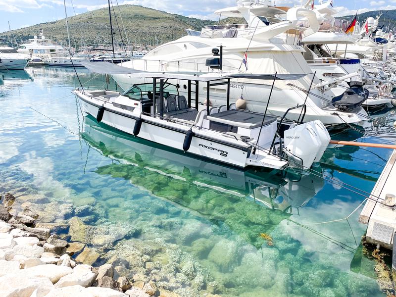 Book yachts online - motorboat - Axopar 37 Sun Top - Malisol - rent
