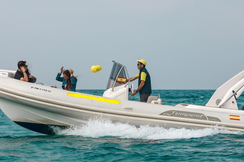 Book yachts online - motorboat - Tempest 770 Sun - Smile I - rent