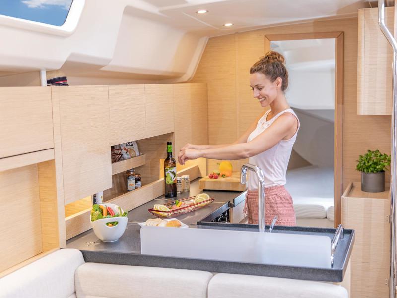 Book yachts online - sailboat - Hanse 458 - SARISU - rent