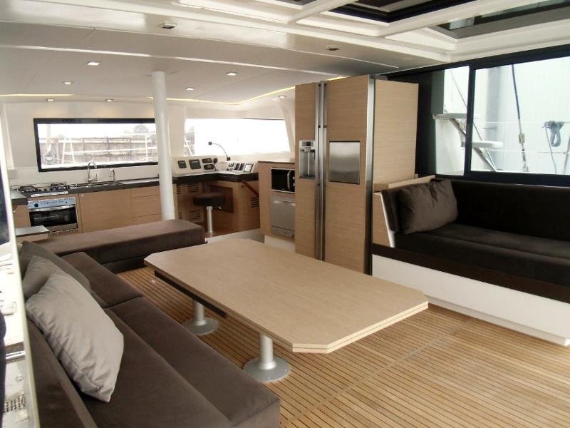 Book yachts online - catamaran - Bali 4.3 - Linda - rent