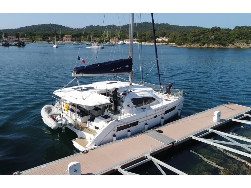 Book yachts online - catamaran - Leopard 40 - Tarawa 2 - rent