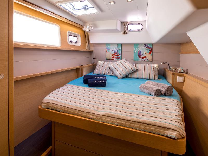 Book yachts online - catamaran - Lagoon 450 - New Horizons - rent