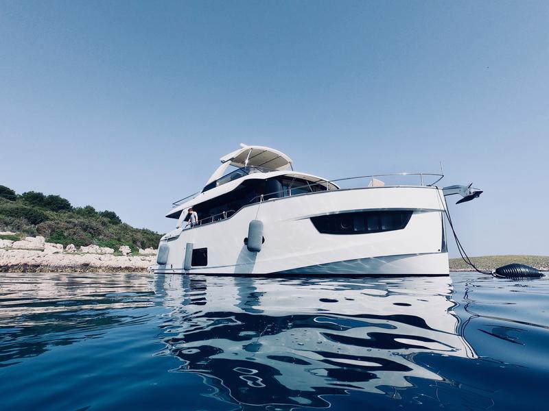 Book yachts online - motorboat - Navetta 58 - JOSEFINE I - rent