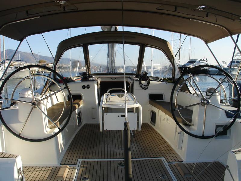 Book yachts online - sailboat - Sun Odyssey 519 - Ataraxia - rent