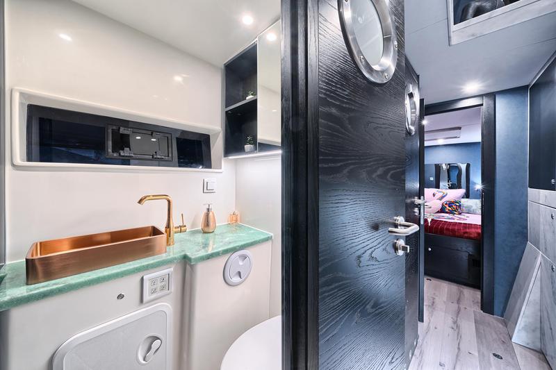 Book yachts online - catamaran - Luna 49 - Luna - rent