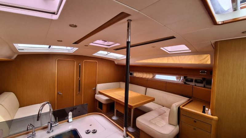 Book yachts online - sailboat - Jeanneau 53 - Christianna 12 - rent