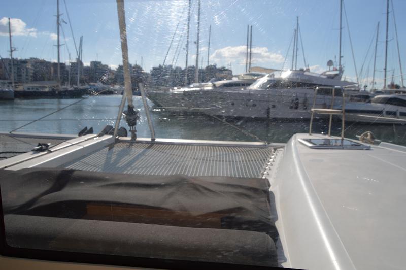 Book yachts online - catamaran - Lagoon 42 - FRIG 007 - rent