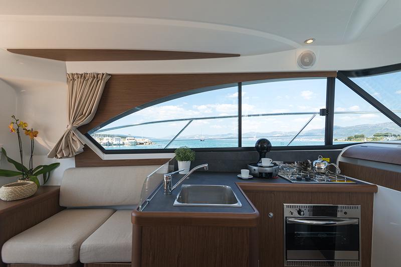 Book yachts online - motorboat - Antares 36 Fly - Setemana - rent
