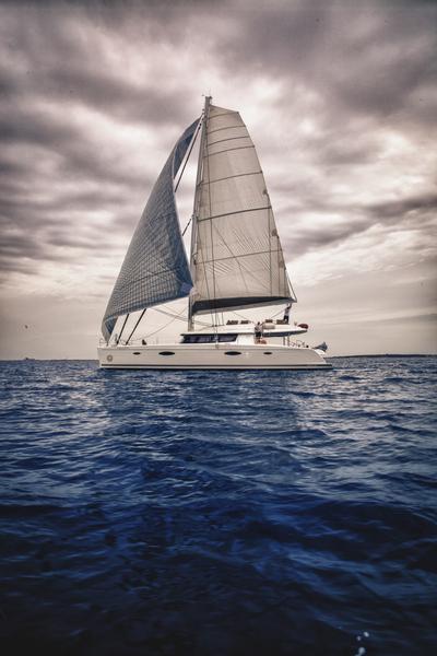 Book yachts online - catamaran - Victoria 67 - Magec - rent