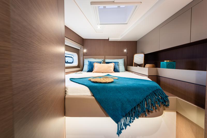 Book yachts online - catamaran - Bali 4.6 - PLATINIUM - rent