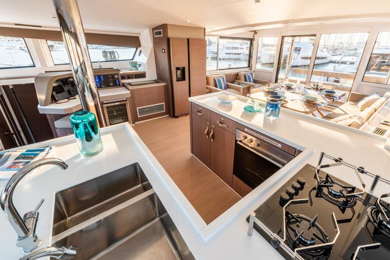 Book yachts online - catamaran - Bali 5.4. - Amura - rent