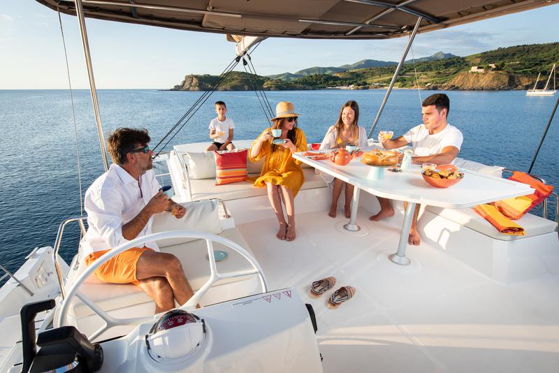 Book yachts online - catamaran - Bali 4.8 - Yemaya - rent