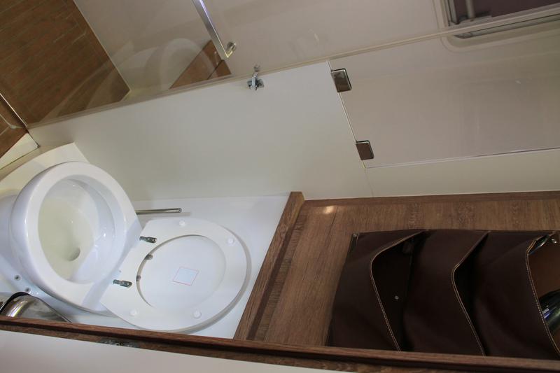 Book yachts online - catamaran - Lagoon 620 - JARANA - rent