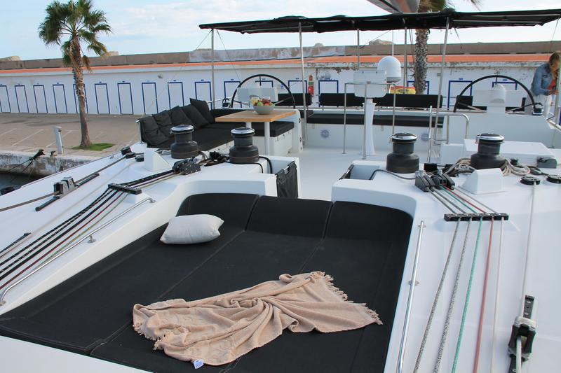 Book yachts online - catamaran - Lagoon 620 - JARANA - rent