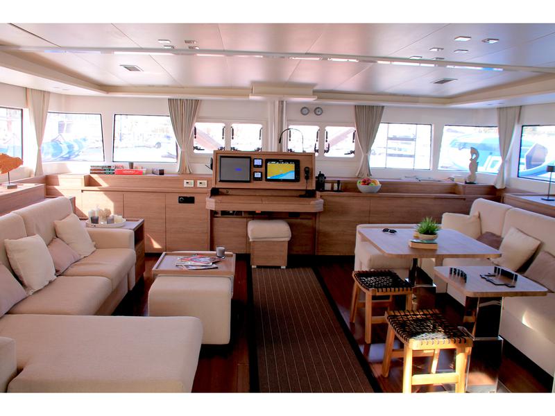 Book yachts online - catamaran - Lagoon 620 - JARANA - rent